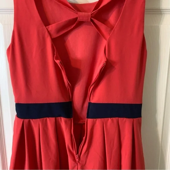 B Darlin Pink and Navy Blue Pleated Sleeveless Mini Dress, size 7/8 - Picture 6 of 8